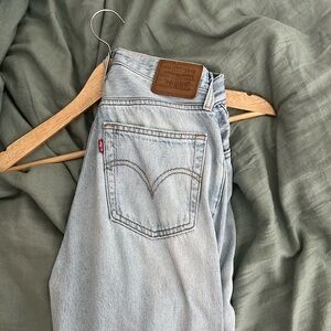 Levi’s ribcage straight ankle jeans light wash